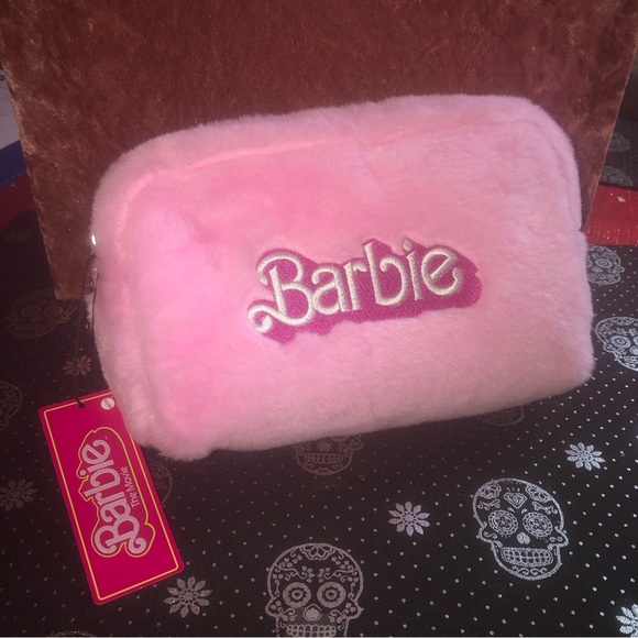 Barbie the movie fuzzy pink makeup bag limited edition - Picture 3 of 10